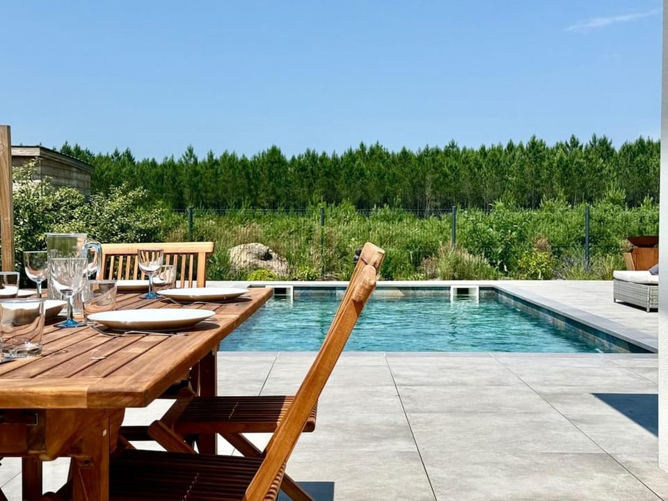 Villa Aurora Piscine 7 personnes Villa in Biganos