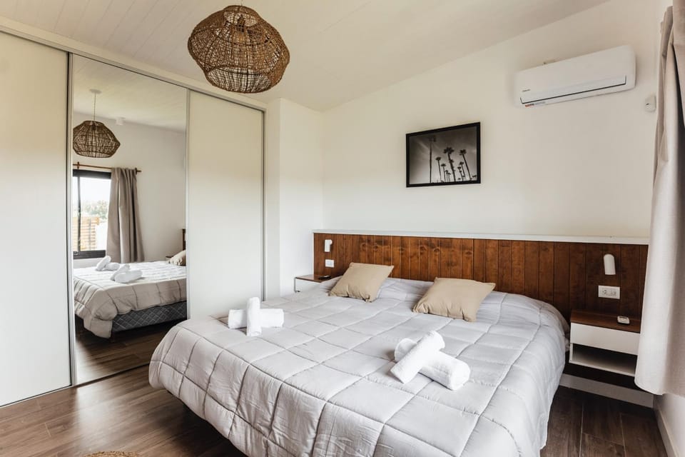 Bed, Photo of the whole room, Bedroom, towels, air conditioner
