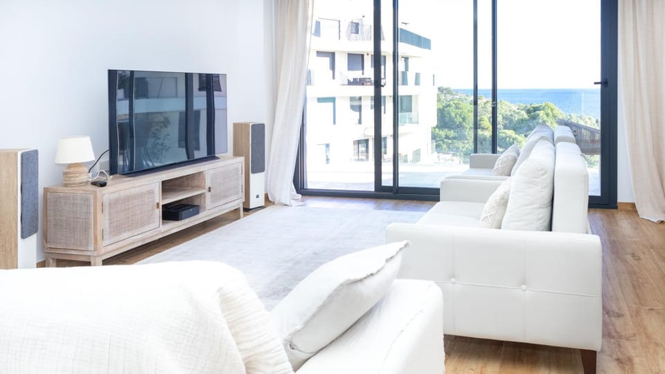 TV and multimedia, Living room, Sea view
