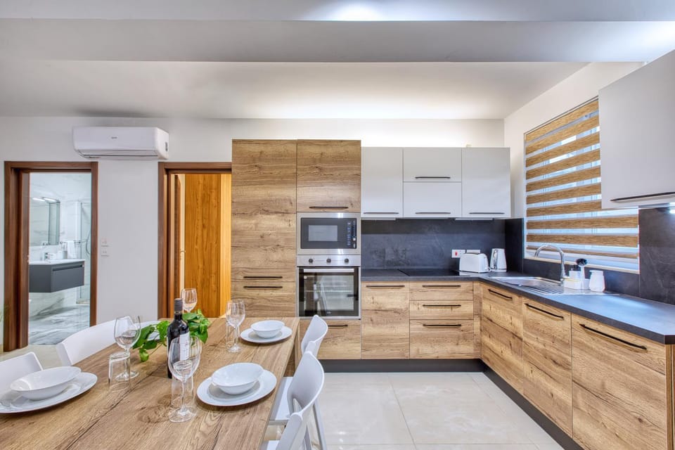 NEW - Stylish 1-Bedroom Maisonette near Ta Xbiex Marina by SF HOMES Apartment in Malta