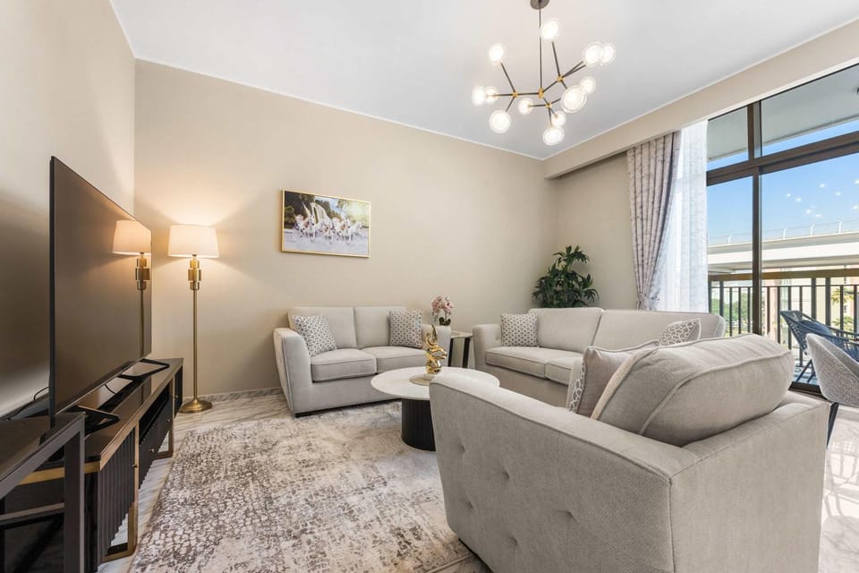 Free housekeeping visits during your stay - StayShort - Hidden Jewel 1 minute walk from Al Furjan Metro Sleeps 5 Apartment in Dubai