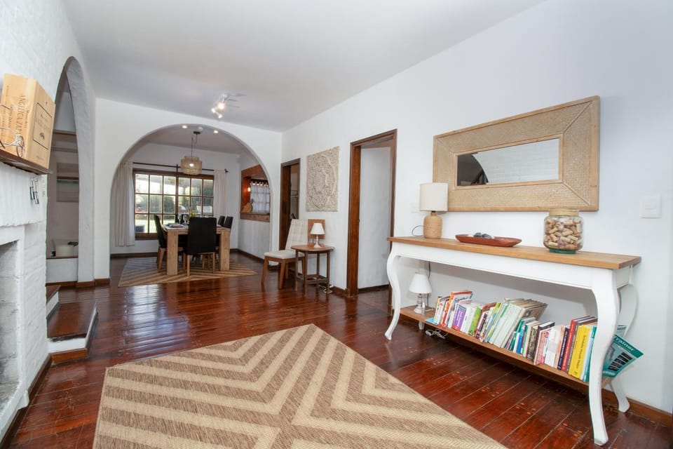 TV and multimedia, Living room, Photo of the whole room, Seating area