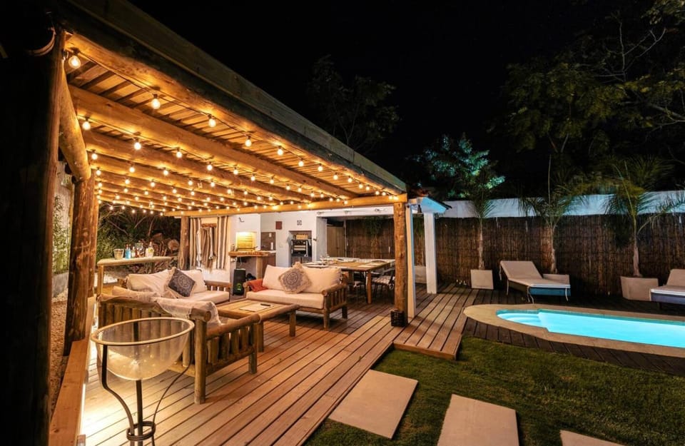 Property building, Patio, BBQ facilities, Dining area