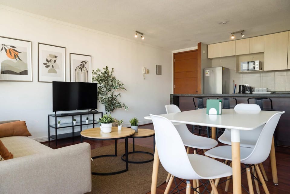 Contemporary 2BR Getaway Pool & Fitness Center Apartment in Las Condes