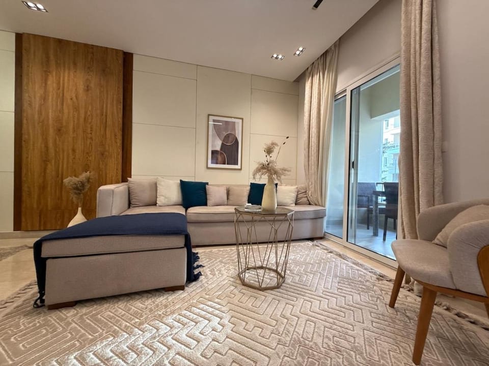 2BR at The Boulevard Nest Pool - Gym - Café Vibes Apartment in New Cairo City