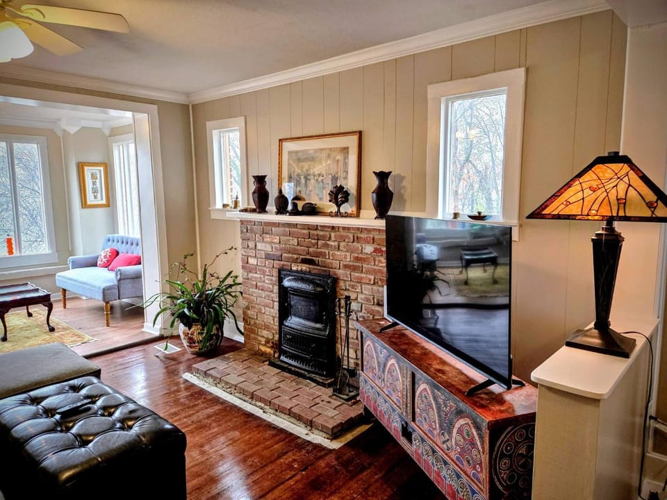 TV and multimedia, Living room, fireplace