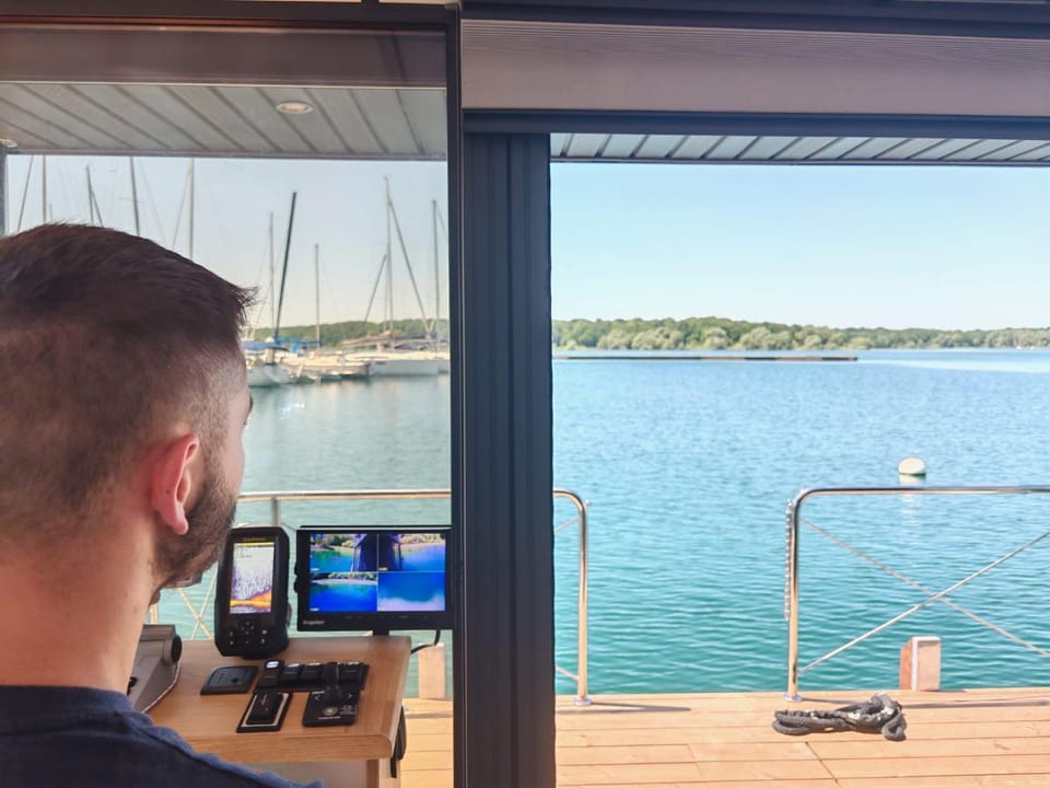 Bateau Lac du Der - Nuisement - Navigation Docked boat in Grand Est