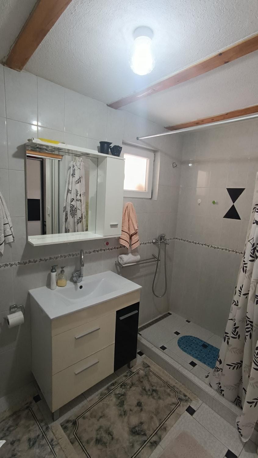 Shower, Bathroom, towels