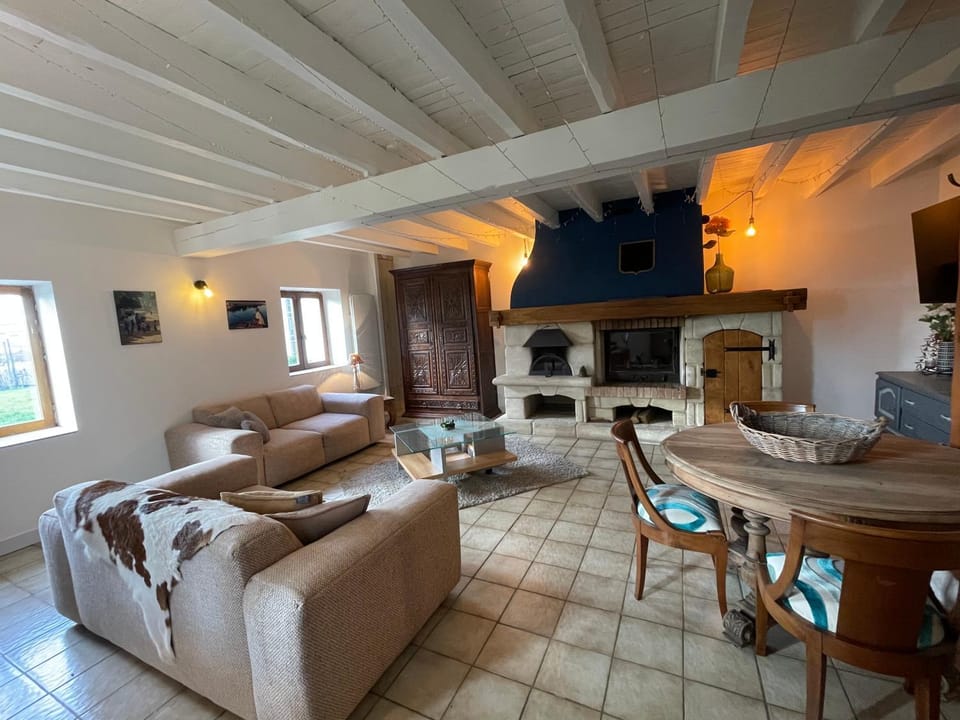 BeeOnTheTree - Logis 100m2 jusqu'à 8 personnes House in Auvergne-Rhône-Alpes
