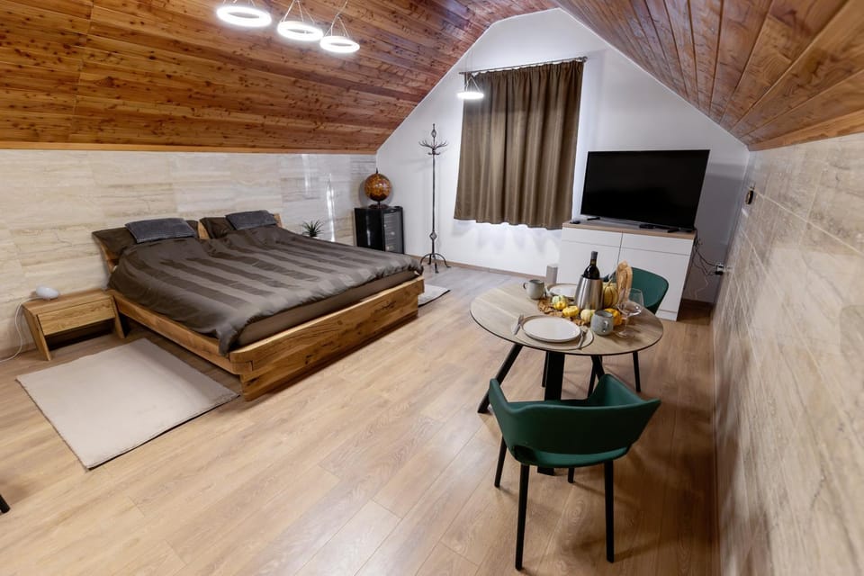 Royal Cave Noszvaj Villa in Slovakia