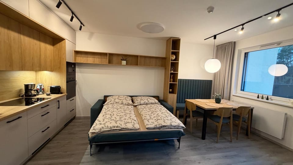 Bed, Kitchen or kitchenette
