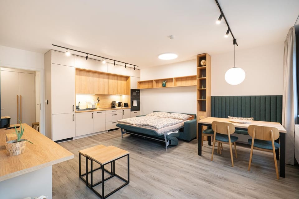 Bed, Dining area, kitchen