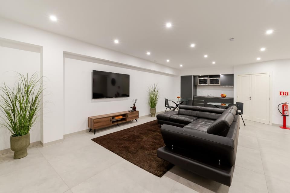 Communal lounge/ TV room, TV and multimedia, Living room, Seating area