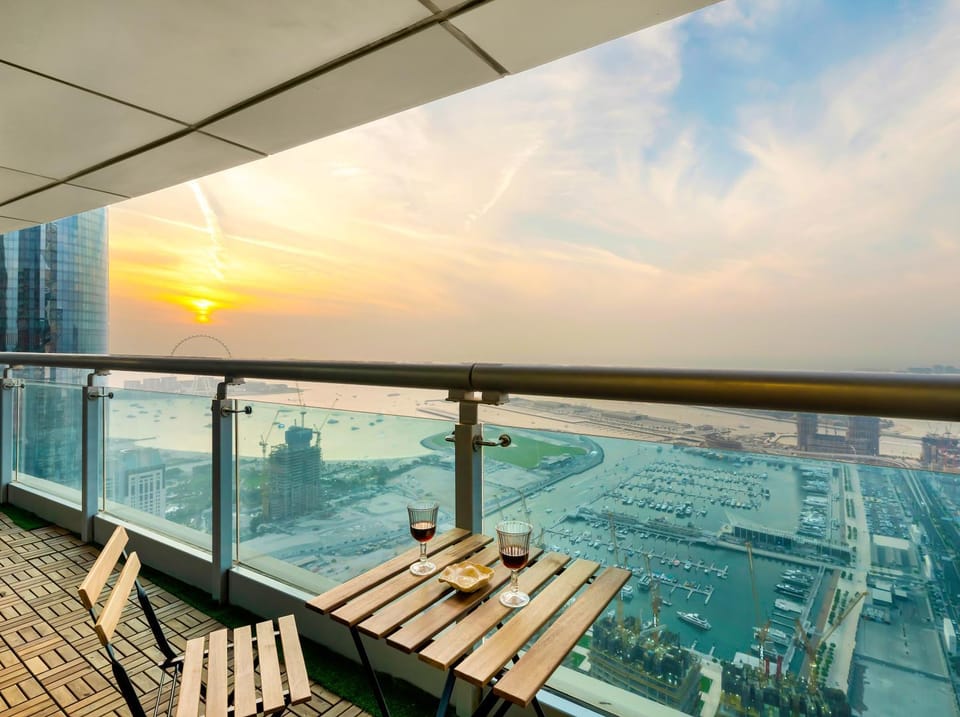 Oceanview Palmview Dubai Eye Ain Marina 2BHK Apartment in Dubai