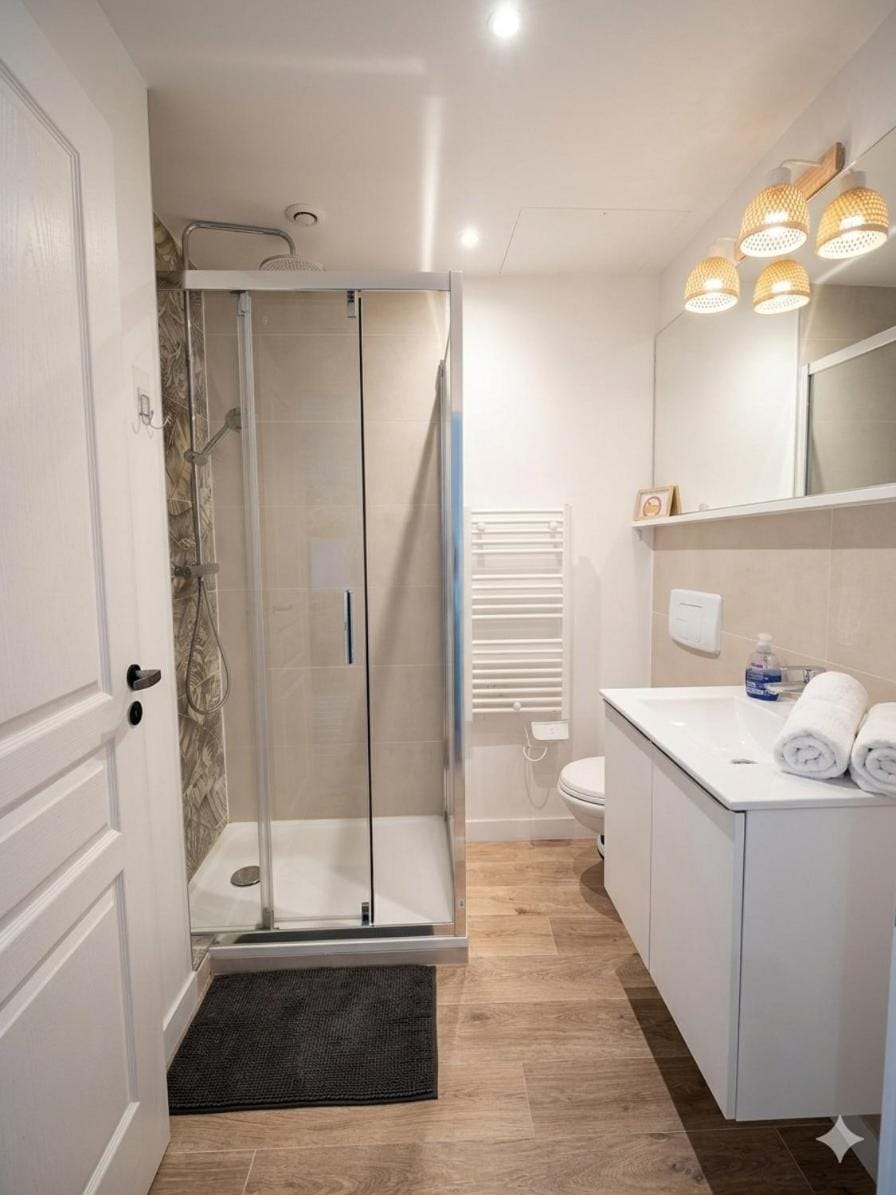 Shower, Toilet, Bathroom