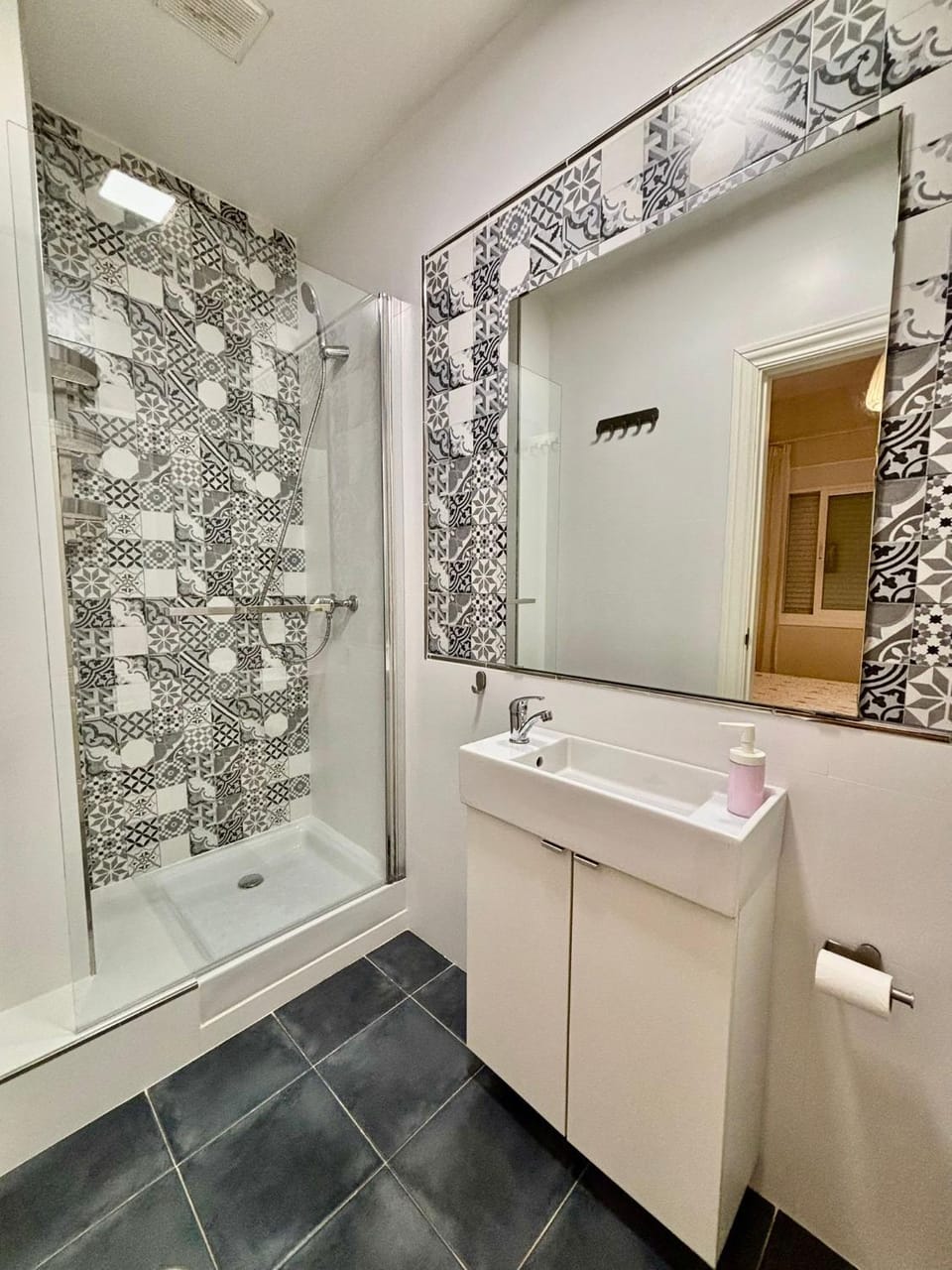 Clemens Dreams!! Malaga Oldtown WIFI&AC Apartment in Malaga