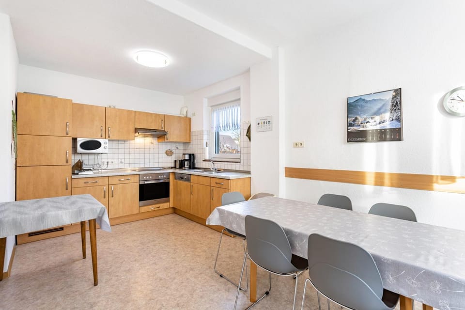 Property building, Kitchen or kitchenette, Living room