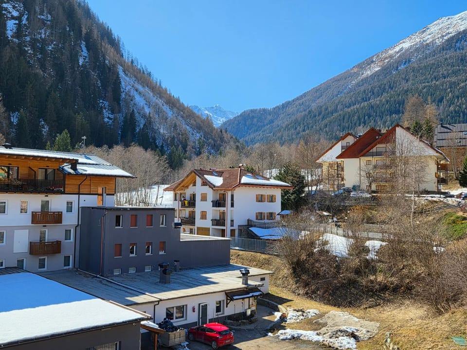Natural landscape, Mountain view, Location