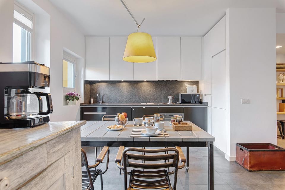 Property building, Kitchen or kitchenette, Living room