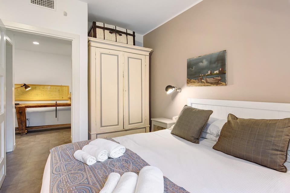 Living room, Bedroom