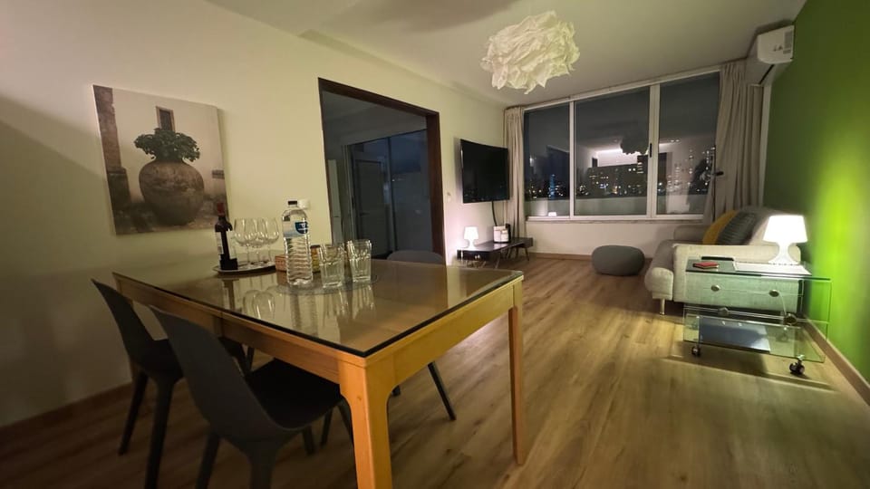 TV and multimedia, Living room, Dining area