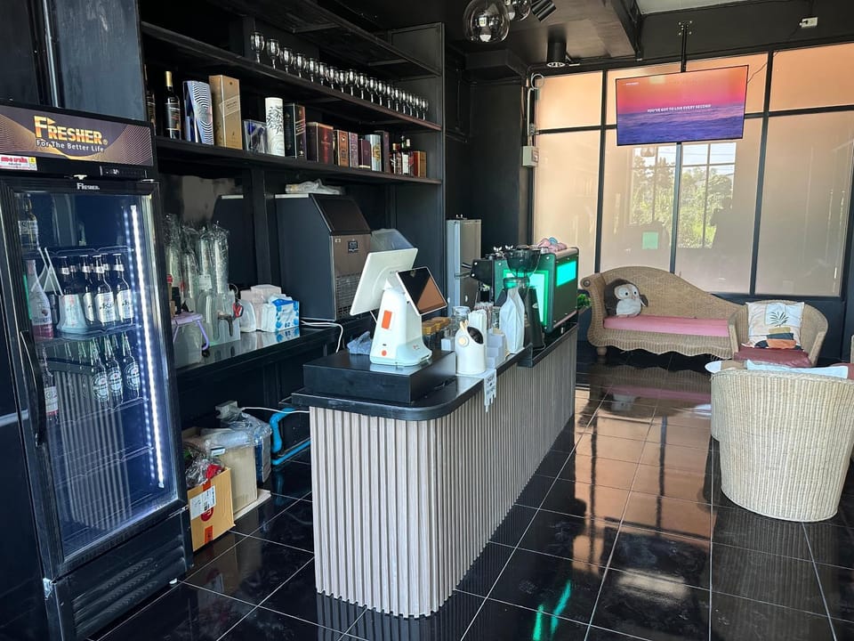 Coffee/tea facilities, minibar