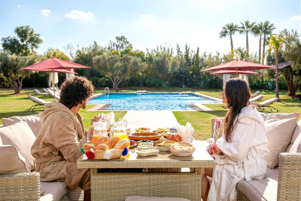 Restaurant/places to eat, Garden, Breakfast