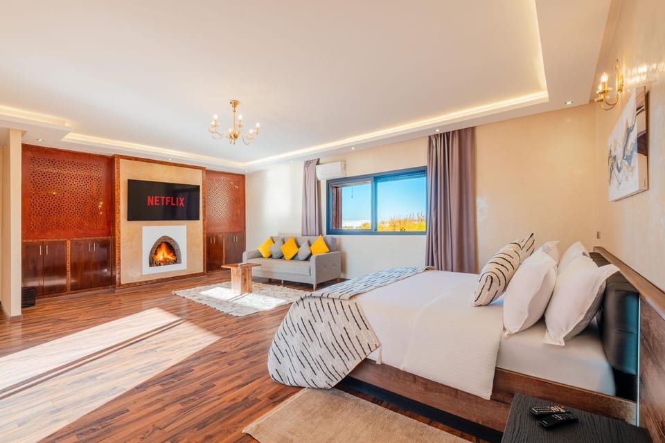 Bed, Bedroom, fireplace, air conditioner