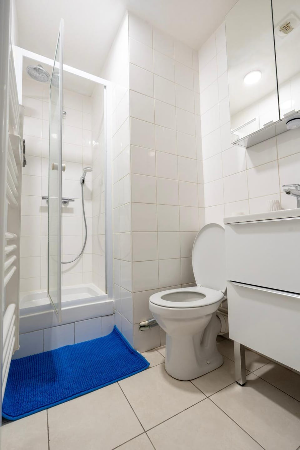 Shower, Toilet