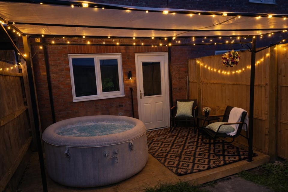 Hot Tub, Hot Tub