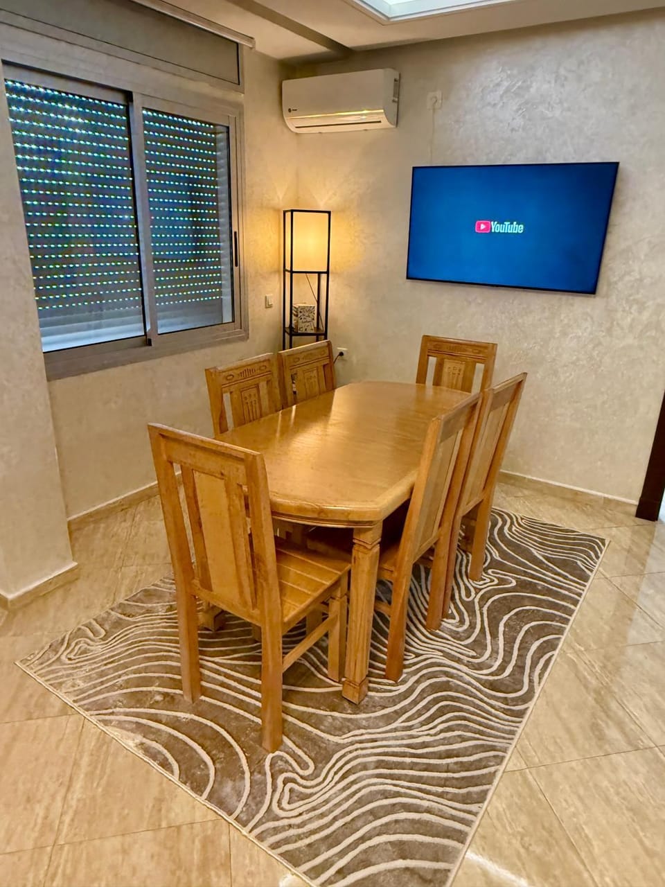 Communal lounge/ TV room, TV and multimedia, Living room, Dining area, internet, air conditioner