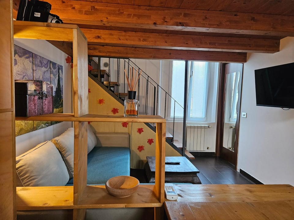 Communal lounge/ TV room