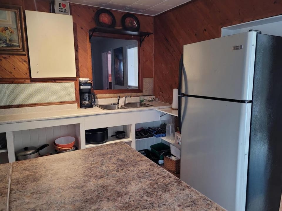 Long term only - 4BDR Beachfront Retreat with a Hot Tub & Wraparound Deck House in Port Stanley