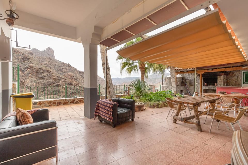 Property building, Balcony/Terrace, Living room