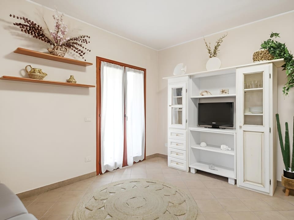 Communal lounge/ TV room, TV and multimedia, Living room
