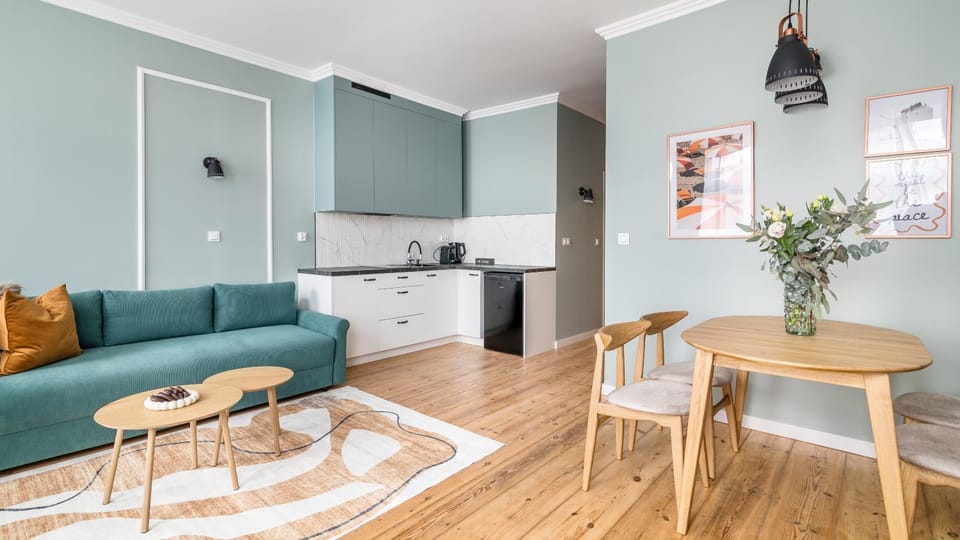 Kitchen or kitchenette, Seating area, Dining area