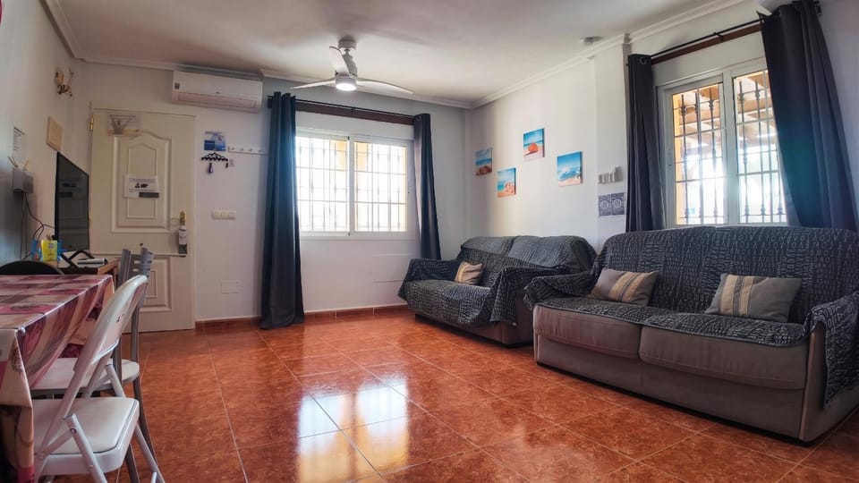 TV and multimedia, Living room, Seating area, Dining area, air conditioner