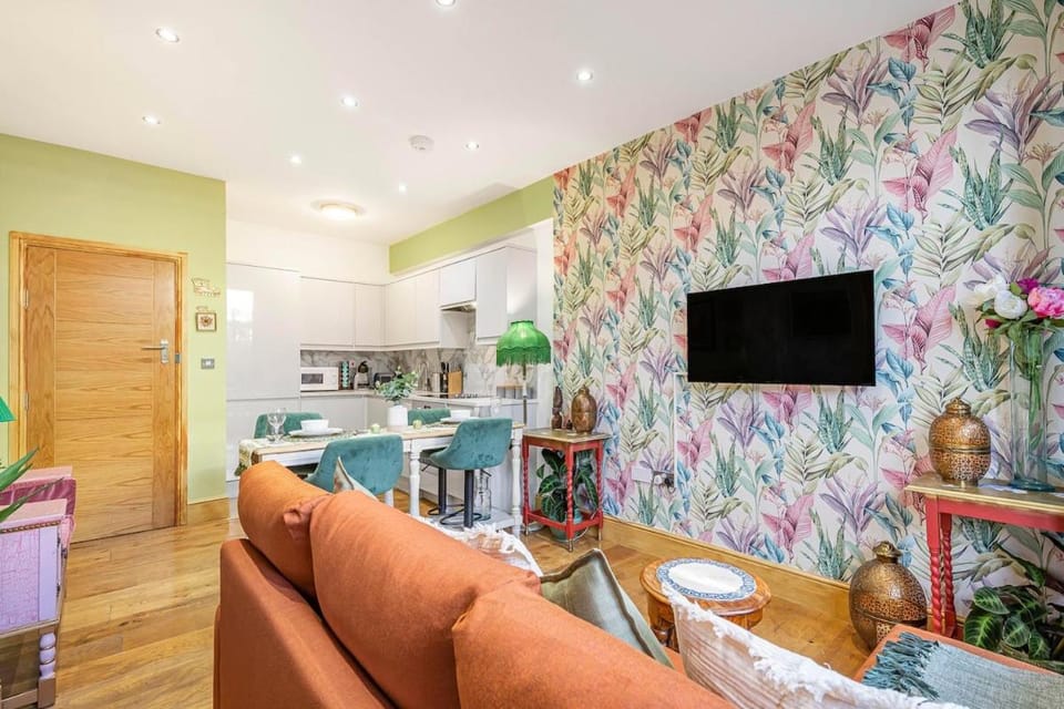 Charming 2 Bed and 3 Bath Apartment in Covent Garden ZONE 1 Apartment in City of Westminster