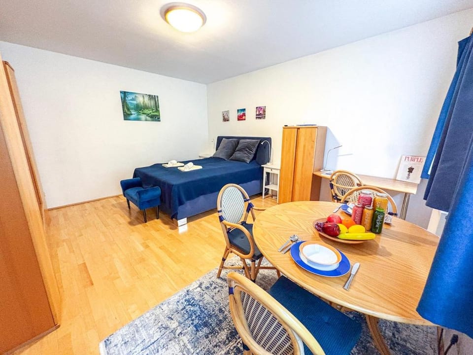 Living room, Photo of the whole room, Seating area, Dining area, Bedroom, Food
