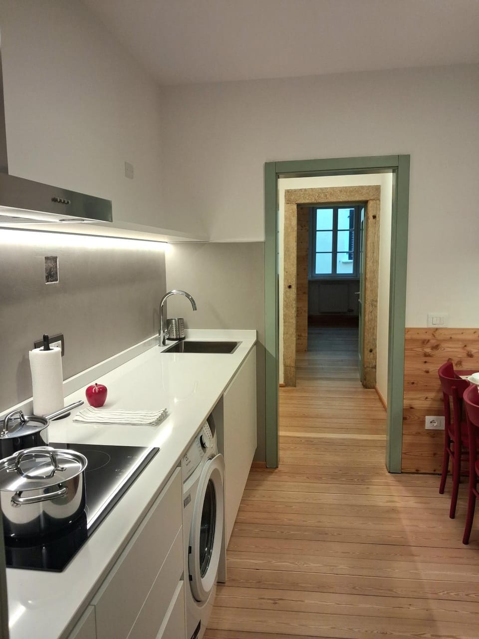 Dining area, dishwasher, stove, washing machine