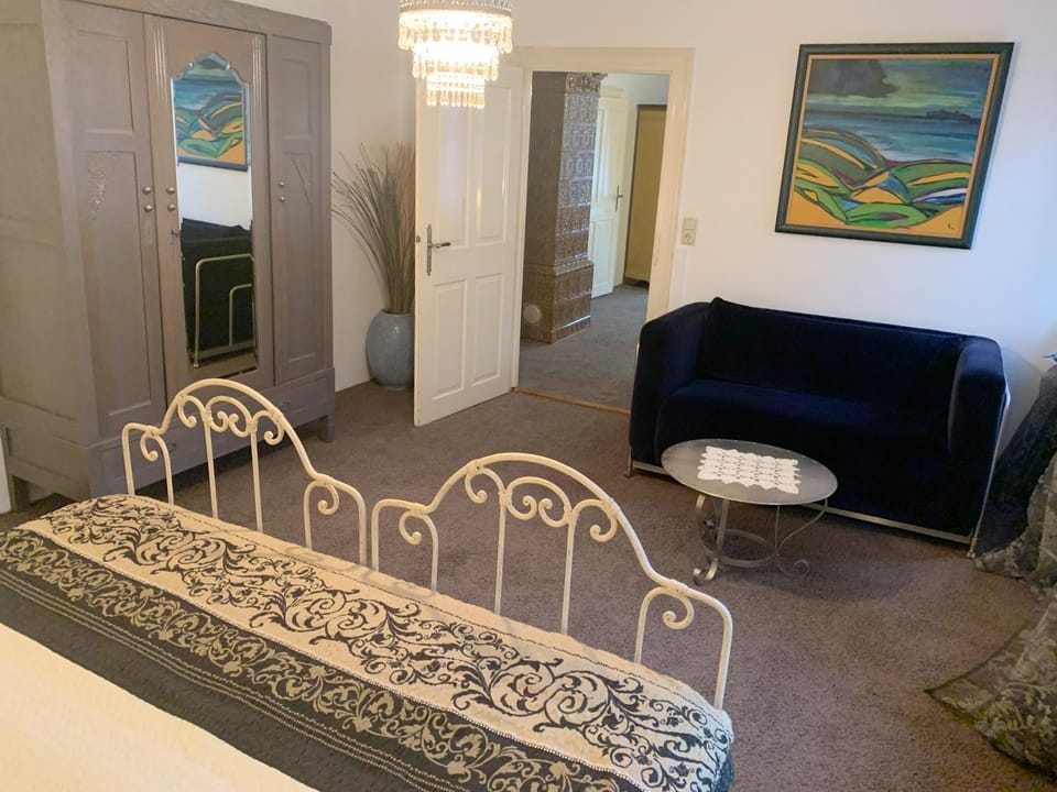 Bed, Photo of the whole room, Seating area, Bedroom