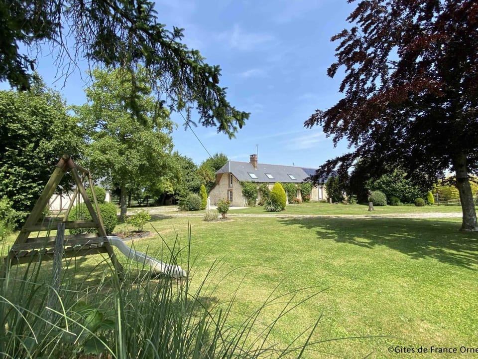 Longère spacieuse avec jardin à Saint-Evroult, animaux admis sur demande - FR-1-497-257 House in Normandy