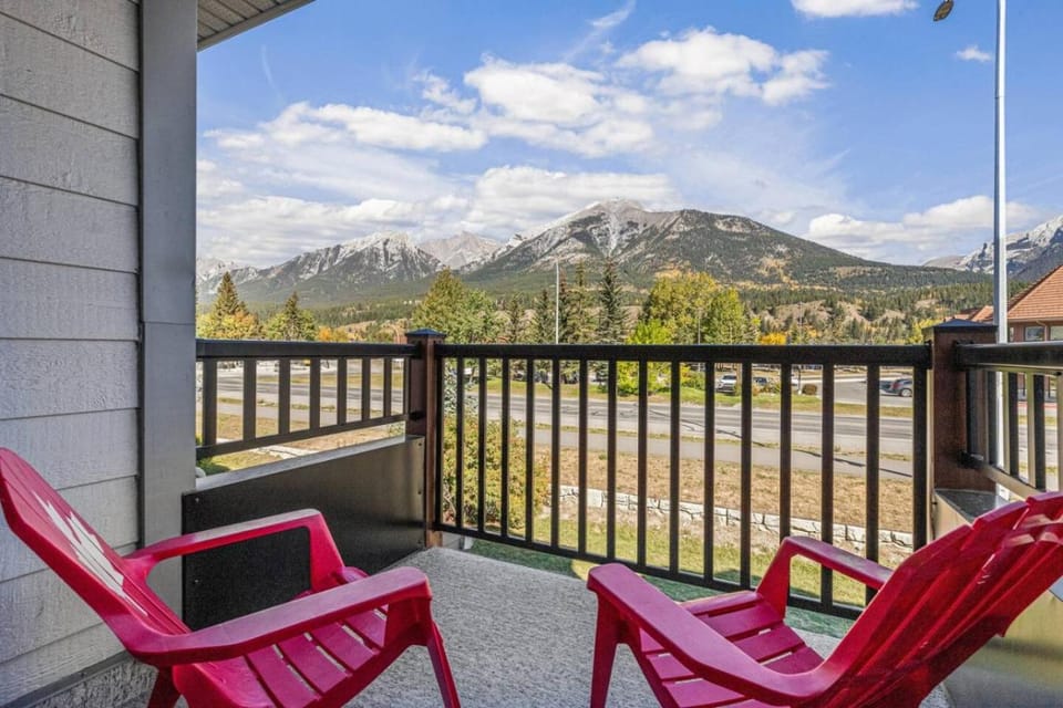 Patio, Mountain view