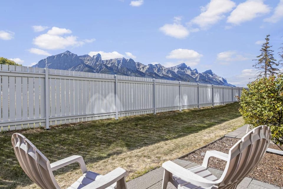 Patio, Natural landscape, Seating area, Mountain view