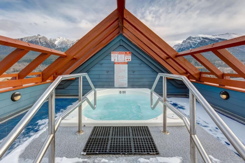 Hot Tub, Hot Tub