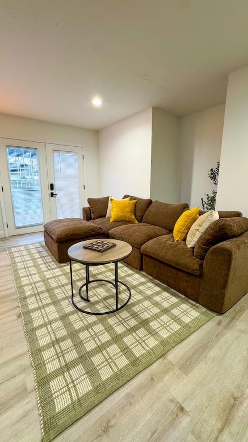 Waterfront home with Firepit and Foosball Table House in Leesburg