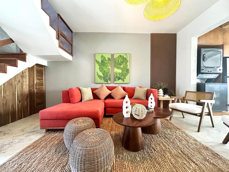 Living room, Seating area, internet