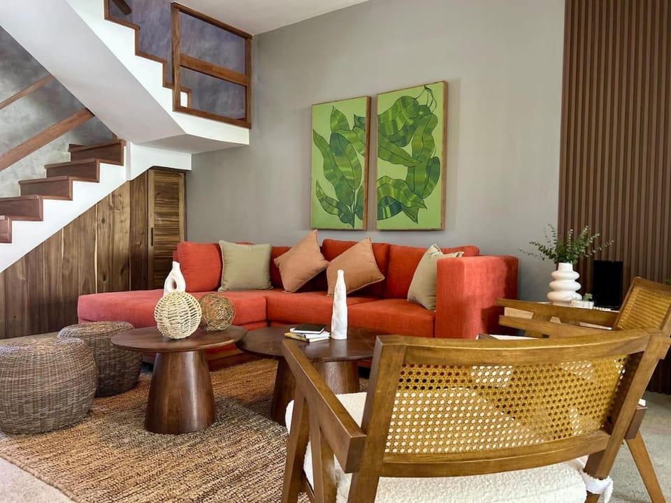 Living room, Seating area, internet