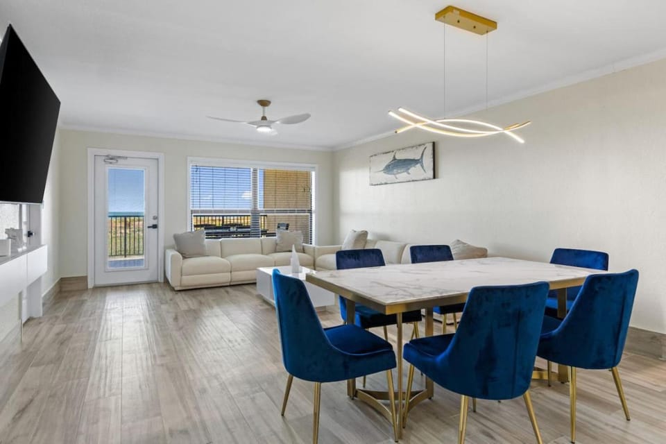 Premier Oceanfront Condo with Epic Island View Apartment in South Padre Island