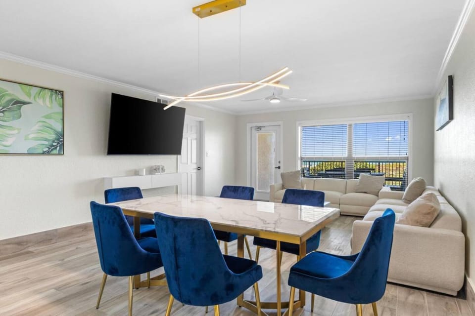 Premier Oceanfront Condo with Epic Island View Apartment in South Padre Island